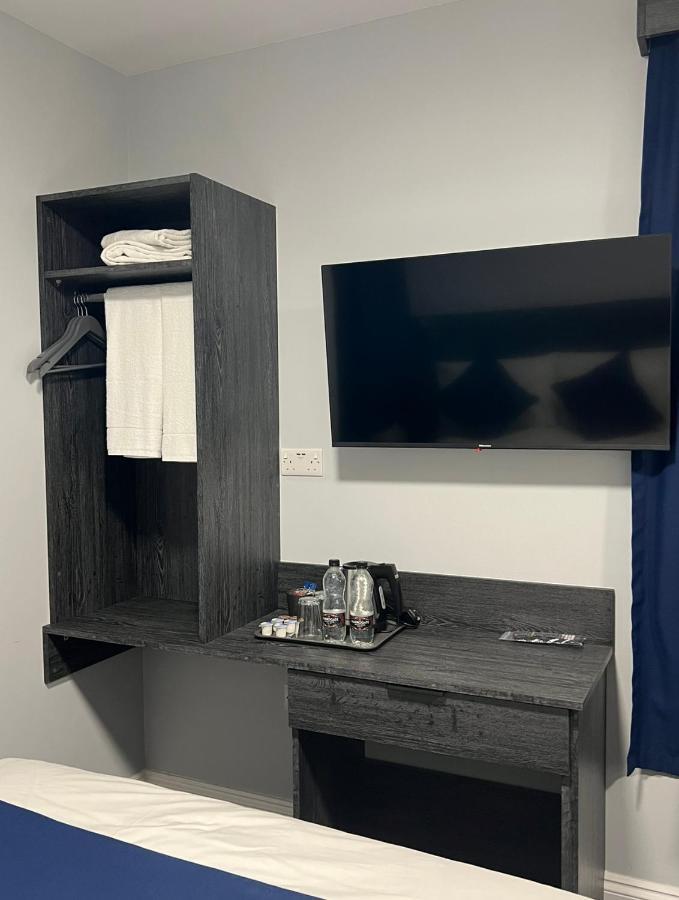 Blue Sapphire Hotel Илфорд Екстериор снимка